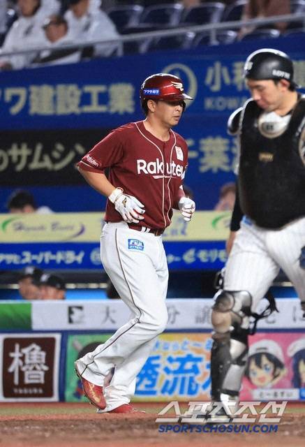 라쿠텐 간판타자 아사무라의 부진이 깊어지고 있다. 그는 7일 지바 롯데전에서 5타수 무안타를 기록했다. 지난 7경기에서 33타석 연속 무안타에 그쳤다. 사진캡처=스포츠닛폰