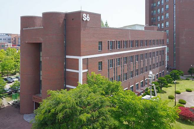 GIST 환경·에너지공학과 건물 전경.