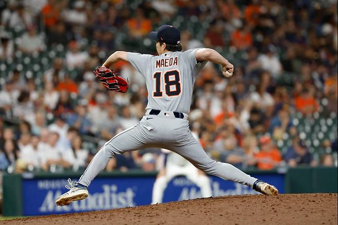 <yonhap photo-4474="">지난달 30일(한국시간) 휴스턴 원정 경기에서 투구하는 마에다 겐타. [AFP=연합뉴스]</yonhap>