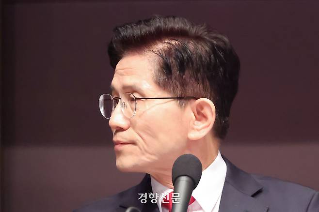 김문수 국민의힘 대선 후보가 8일 서울 중구 한국프레스센터에서 열린 관훈클럽 토론회에서 단일화에 대한 질문을 받고 있다. 한수빈 기자