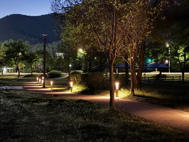 남양주시가 조안면 북한강로 일원에 조성 중이던 물의정원 야간경관(랜드마크) 조성사업을 준공했다. 남양주시 제공