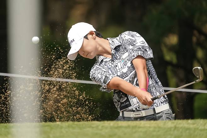 아이스버그골프와 의류 후원 계약을 맺은 박성현. [사진=세마스포츠마케팅 제공]