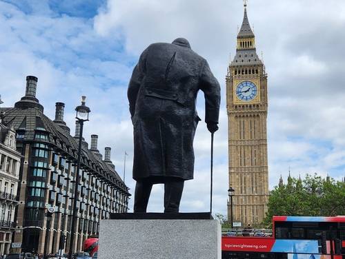 영국 의회 광장의 처칠 동상 [연합뉴스 자료사진]