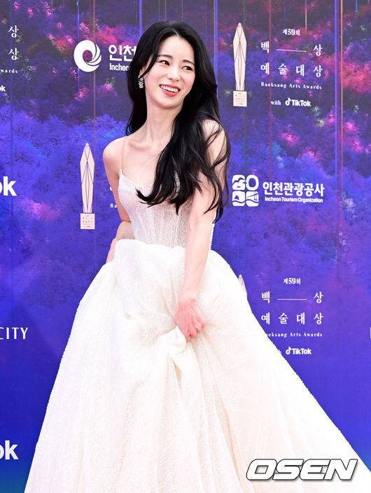 [OSEN=인천, 지형준 기자] 28일 오후 인천 중구 운서동 파라다이스시티에서 제59회 백상예술대상이 열렸다.배우 임지연이 레드카펫을 밟고 있다. 2023.04.28 /jpnews@osen.co.kr