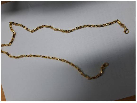 ▲대전서부경찰서가 손님을 가장해 금은방에서 귀금속을 훔친 10대 고교생을 절도 혐의로 긴급 체포했다. 회수한 피해품(10돈 금목걸이) ⓒ대전서부경찰서