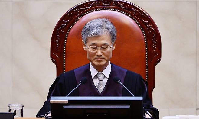 조희대 대법원장이 지난 1일 서울 서초구 대법원에서 열린 더불어민주당 이재명 대선 후보의 공직선거법 위반 사건 상고심 선고에 참석해 있다. 사진공동취재단