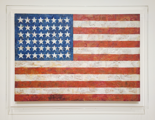 재스퍼 존스, ‘깃발’, 1954~1955, 신문 위에 납화, 콜라주, 107.3×153.8㎝, 미국 현대미술관