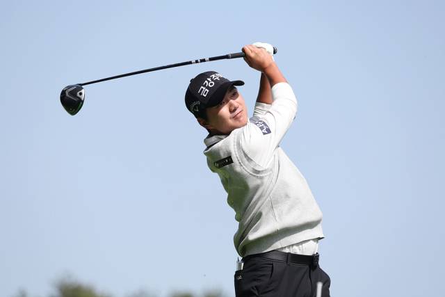 옥태훈이 8일 KPGA 클래식 1라운드 16번 홀에서 티샷을 하고 있다. 사진 제공=KPGA