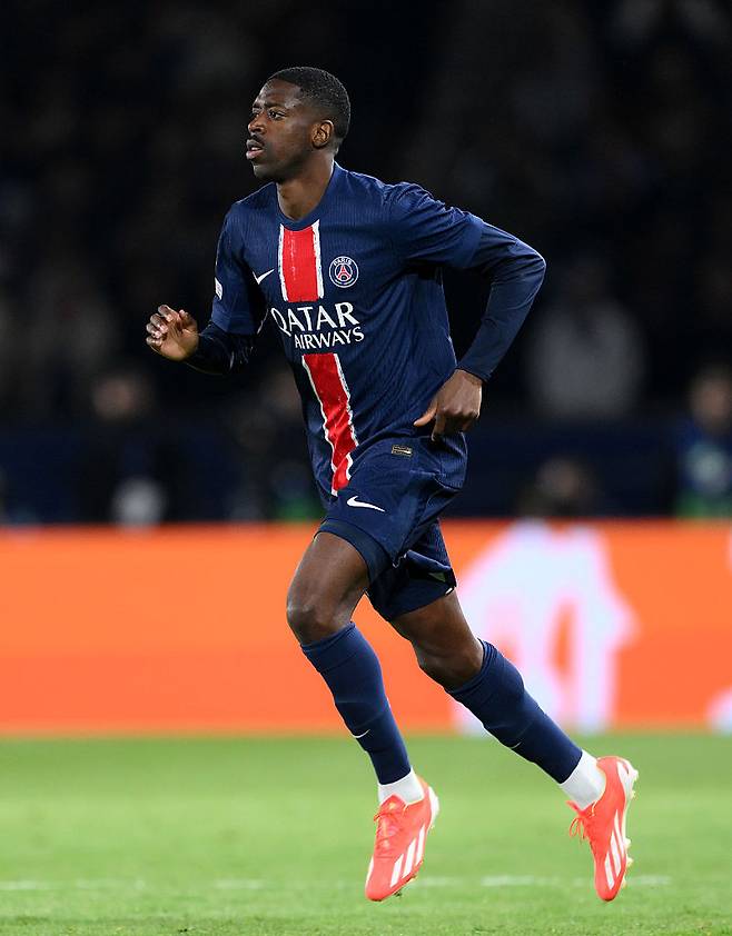 PSG 우스만 뎀벨레가 8일 유럽챔피언스리그 아스널전에서 그라운드를 누비고 있다. Getty Images코리아