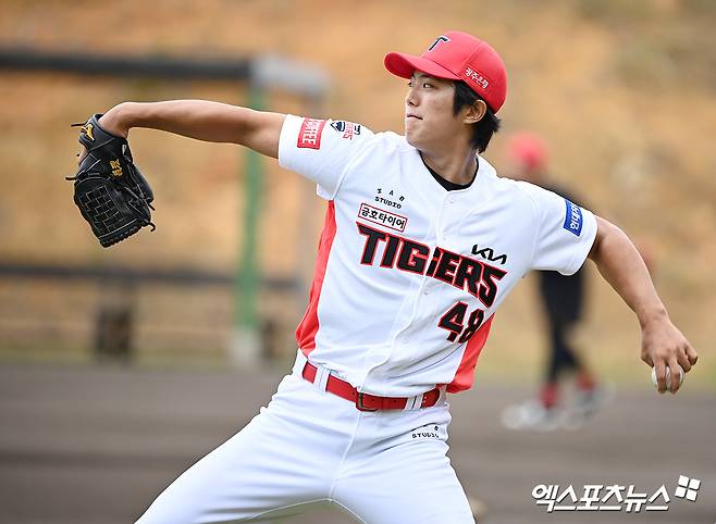 지난해 6월 왼쪽 팔꿈치 인대 접합 수술을 받은 뒤 재활 과정을 밟고 있는 KIA 타이거즈 좌완 파이어볼러 이의리. 사진 엑스포츠뉴스 DB