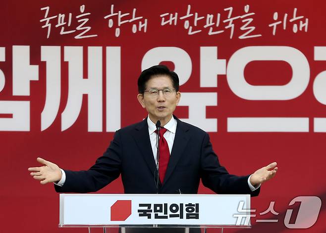 김문수 국민의힘 대통령 후보가 9일 경기 수원시 국민의힘 경기도당에서 열린 경기도당 선거대책위원회 발대식에서 인사말을 하고 있다. (김문수 캠프 제공. 재판매 및 DB 금지) 2025.5.9/뉴스1 ⓒ News1 김민지 기자
