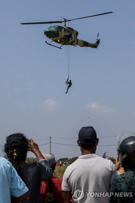 스리랑카 공군 헬기. [EPA 연합뉴스 자료사진]