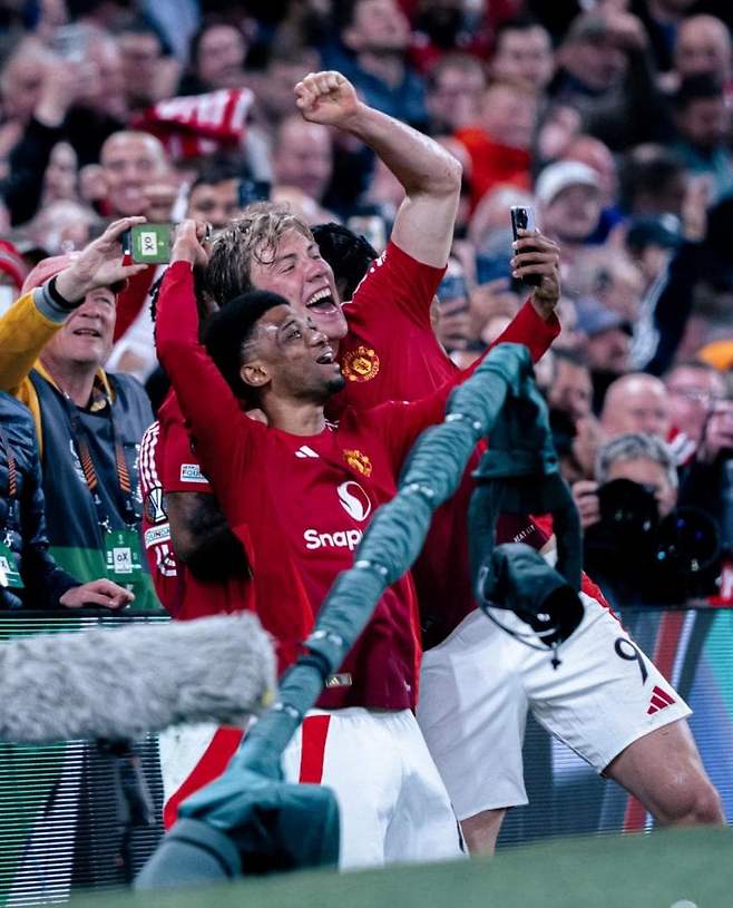 1746740394.jpg 아마드 호일룬 세리머니 영상