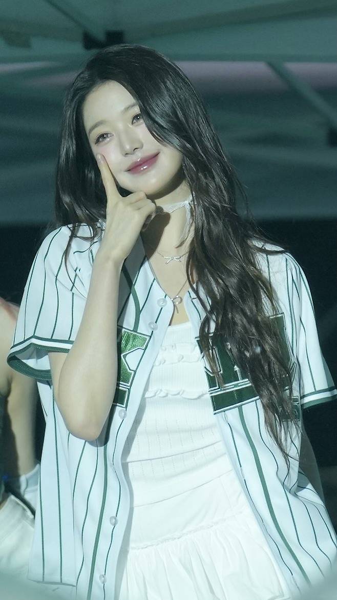 7.jpg 오늘자 성균관대 축제 아이브 장원영 고화질 짤