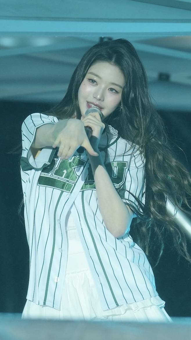 8.jpg 오늘자 성균관대 축제 아이브 장원영 고화질 짤