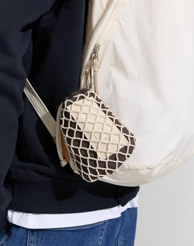 LF 아떼 바네사브루노 남성 라인 아떼 가르송의 네트 파우치