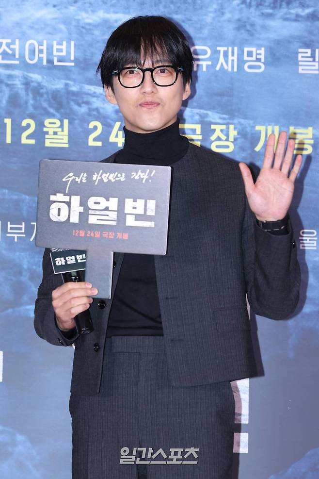 배우 남궁민이 19일 오후 서울 용산구 용산CGV아이파크몰에서 열린 영화 '하얼빈' VIP시사회 포토월에 참석해 포즈를 취하고 있다. '하얼빈'은 안중근 의사가 이토 히로부미 암살에 나서기까지 여정을 그렸다. 12월 24일 개봉. 서병수 기자 qudtn@edaily.co.kr /2024.12.19/