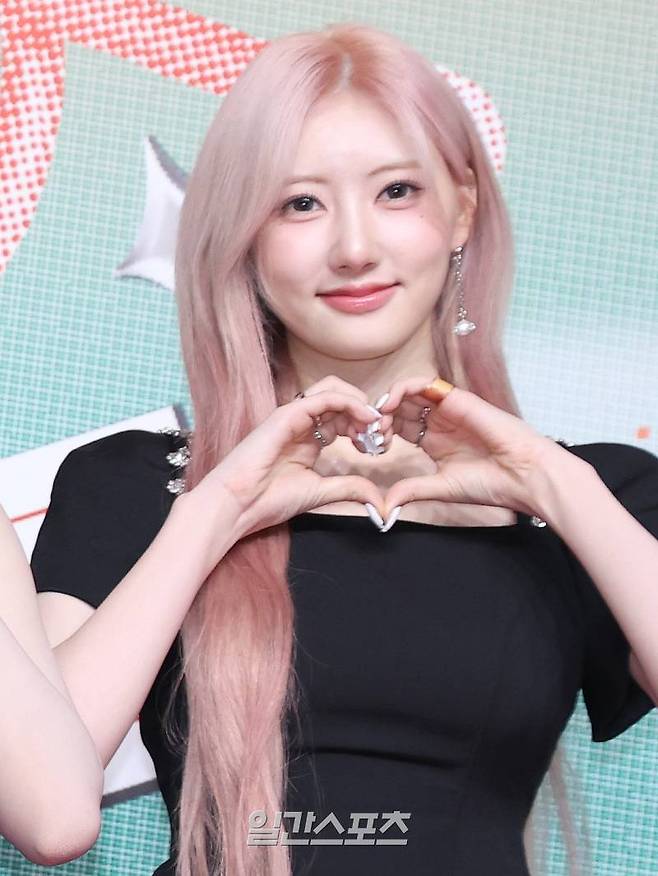 그룹 베이비몬스터 라미가 25일 오후 인천 중구 인스파이어 리조트에서 열린 SBS 가요대전 레드카펫 행사에 참석하고 있다. 인천=서병수 기자 qudtn@edaily.co.kr /2024.12.25/