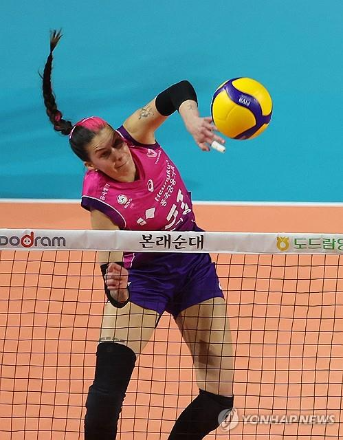 2024년 V리그에서 뛸 당시의 윌로우. 사진[연합뉴스]