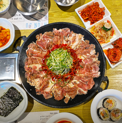 현주식당 메뉴. <부자비즈>