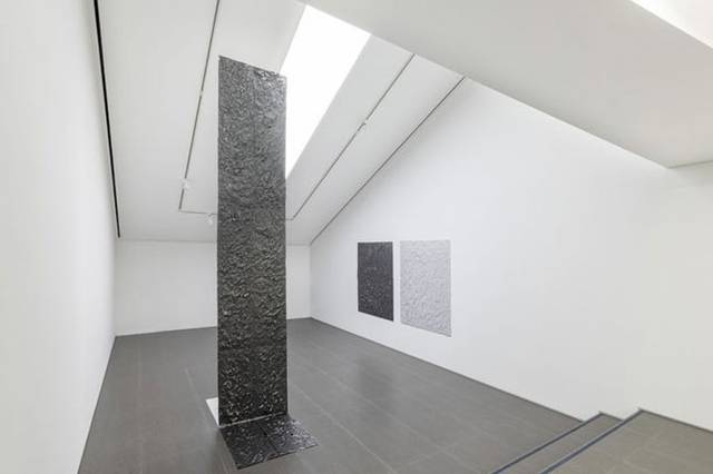 6m에 달하는 볼펜 그림 설치 전경.