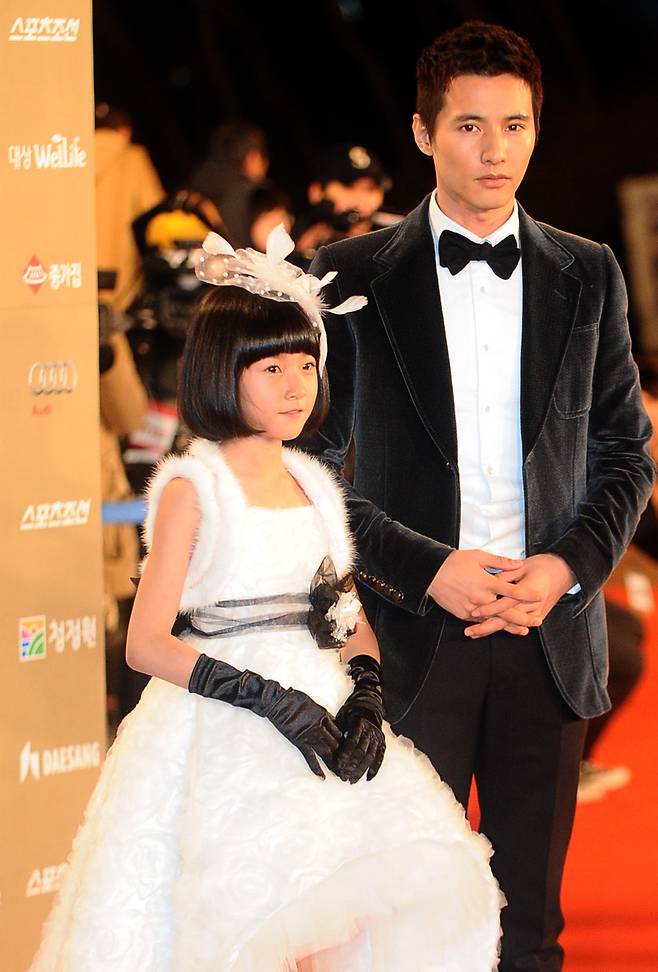 배우 원빈과 고 김새론.[뉴시스]