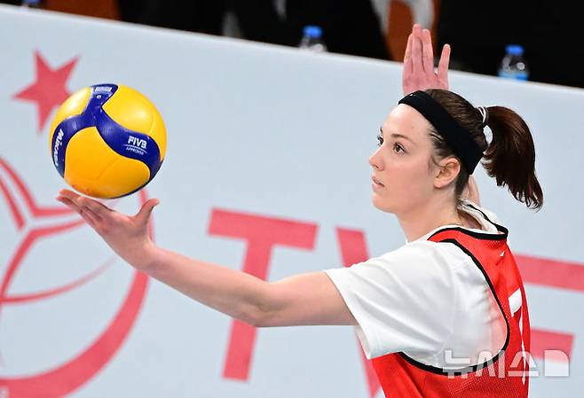 [서울=뉴시스]V-리그 도전하는 러시아 출신 데미도바. (사진=KOVO 제공)