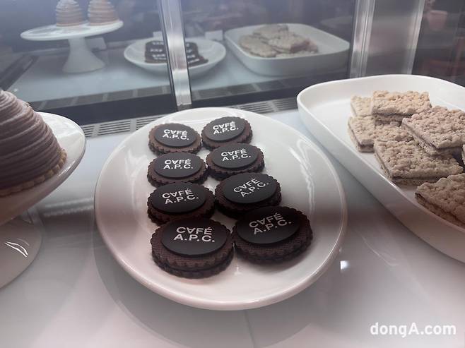 현대백화점 신촌점에 입점한 아페쎄 카페. 황소영 기자 fangso@donga.com