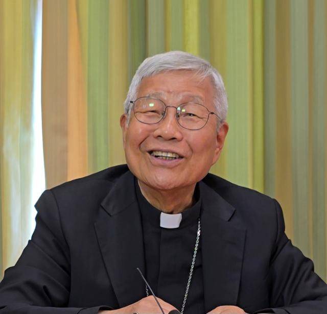 유흥식(74) 라자로 추기경이 9일 바티칸 성직자부 사무실에서 한국 언론과 간담회를 갖고 있다. 바티칸=신은별 특파원