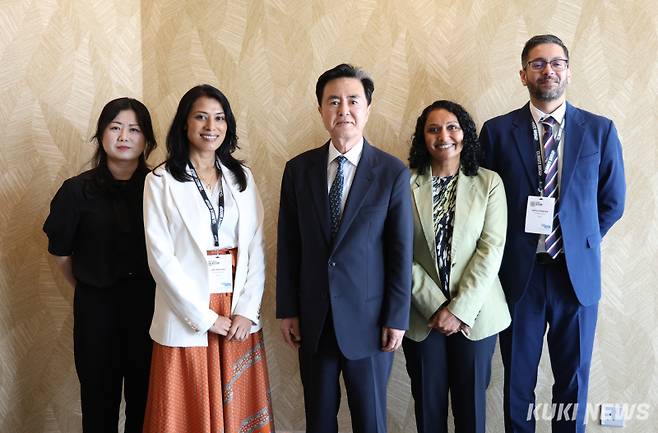 언더2연합 정책이사 접견한 김태흠 지사.