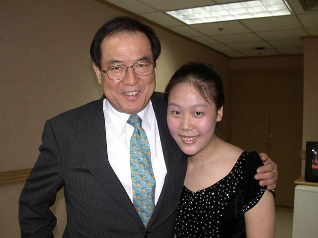 ‘한국의 메디치’로 불린 박성용 금호그룹 명예회장과 10대 시절의 피아니스트 손열음. 박 명예회장은 한국 음악영재의 발굴과 육성에 지대한 공헌을 했다는 평가를 받는다. 금호문화재단 제공