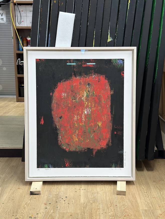 박신양의 ‘사과 2(2022년)’ / 사진=권효정 여행+ 기자