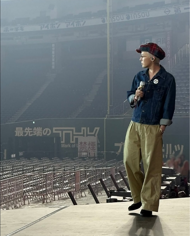 리허설임에도 불구하고 무대 위 분위기와 GD의 존재감은 이미 본 공연 못지않았다.사진=지드래곤 SNS