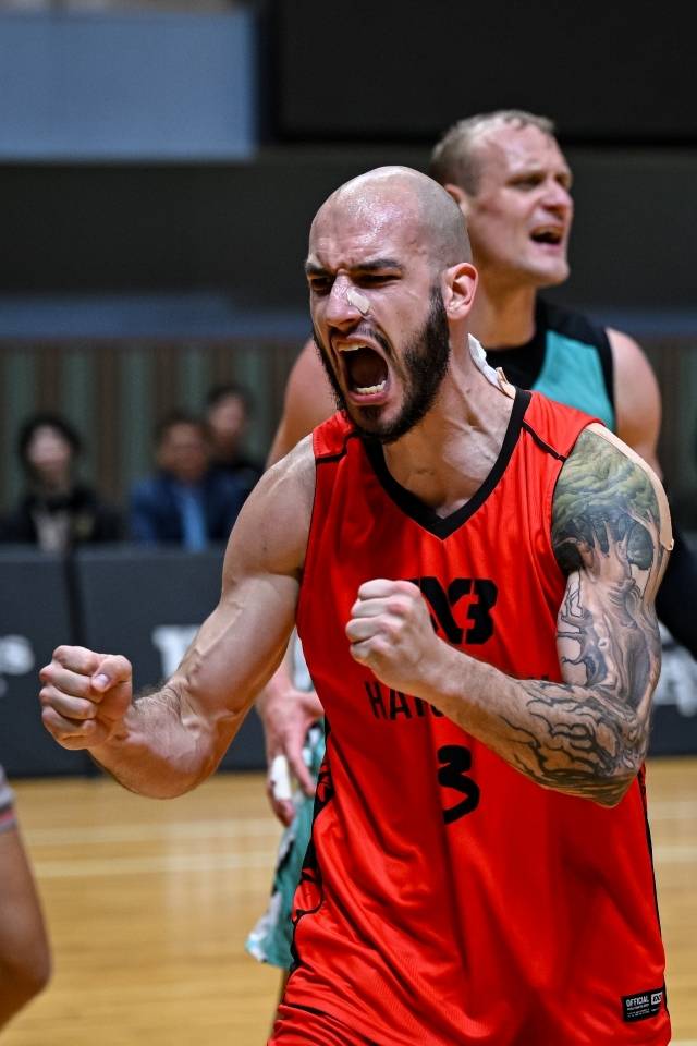 MVP에 선정된 건 칼루데로비치였다. 그는 최고의 활약을 펼쳤고 무엇보다 위닝 점퍼를 성공시키며 항저우 우승의 마침표를 찍었다. 사진=KXO 제공