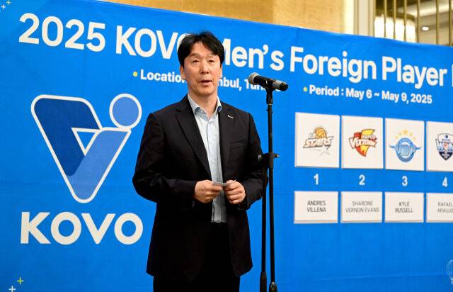 신영철 OK저축은행 감독./KOVO