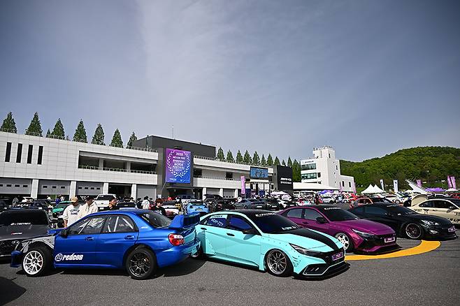 넥센타이어 스피드웨이 모터 페스티벌에서 펼쳐진 '카밋'. 사진 김학수 기자