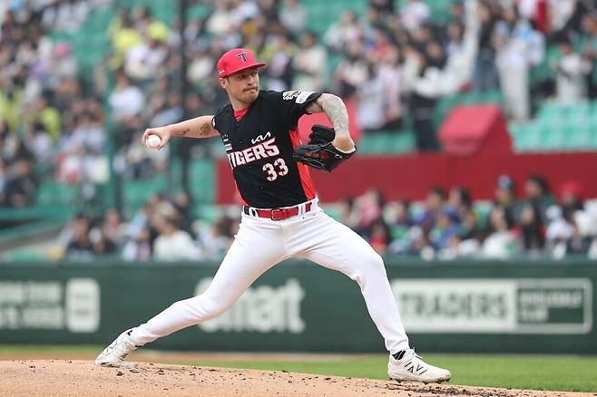 ▲ 메이저리그에서 한 경기 최다 투구 수가 111구였던 올러는 이날(112구) 자신의 한계 돌파를 성공적으로 마무리했다 ⓒKIA타이거즈