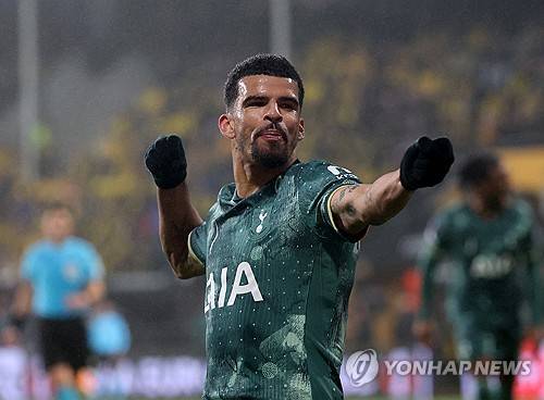 손흥민이 9일 자신의 인스타그램을 통해 토트넘 홋스퍼의 게시물을 공유하면서 좋은 아침, 그리고 경기장에서 곧 만나요라는 문구를 올렸다.  토트넘은 이날(한국시간) 노르웨이 보되에 있는 아스프미라 스타디온에서 열린 보되/글림트와의 2024-2025시즌 유럽축구연맹(UEFA) 유로파리그 4강 2차전에서 2-0으로 승리했다. 1차전을 3-1로 승리한 토트넘은 합계 5-1로 크게 이기며 대회 결승에 진출했다. 연합뉴스