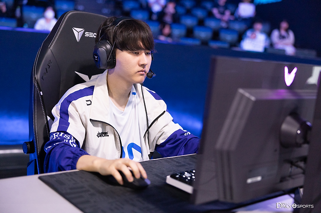 DN 프릭스 '표식' 홍창현