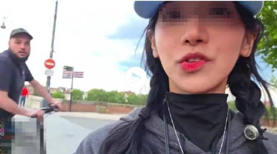 프랑스에서 한국인 여성이 인종차별을 당하는 모습이 공개돼 논란이 일고 있다.<3옥시타니 보도 캡처>