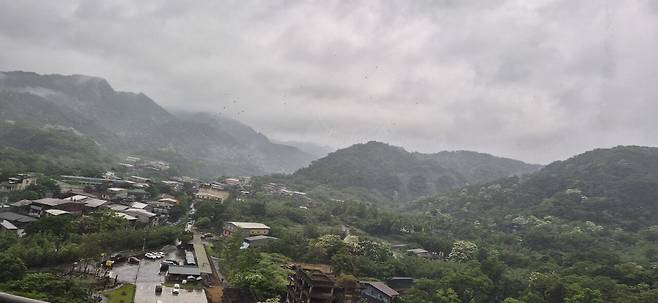 20250504_172351.jpg 지우펀의 숨겨진 모습 그리고 스펀의 경치