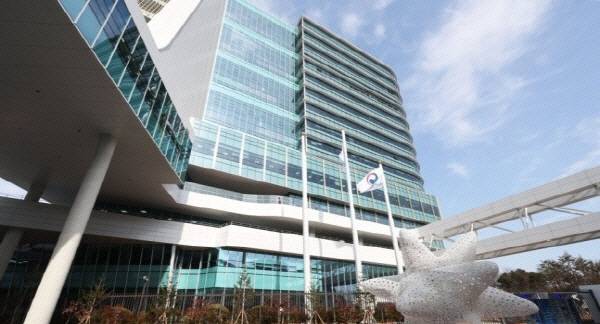 기획재정부가 있는 정부세종청사 중앙동 전경. 연합뉴스