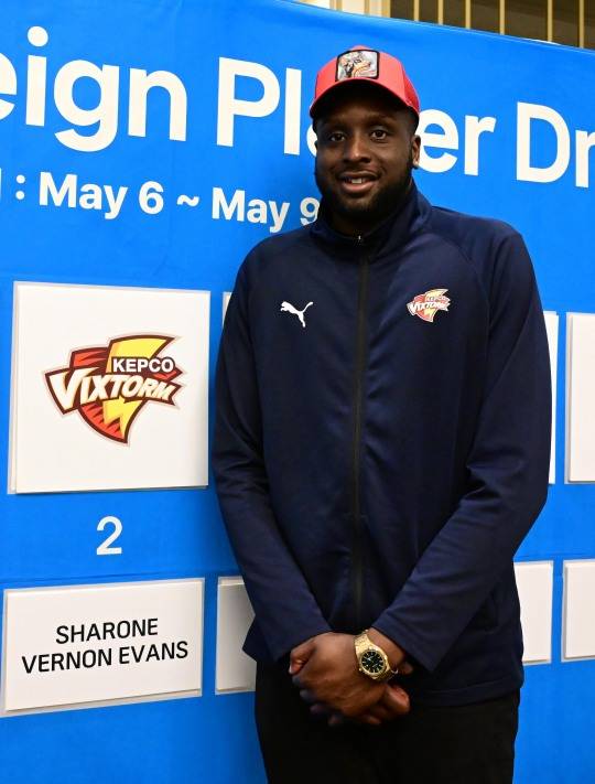 한국전력의 지명을 받은 에번스. 사진[연합뉴스]