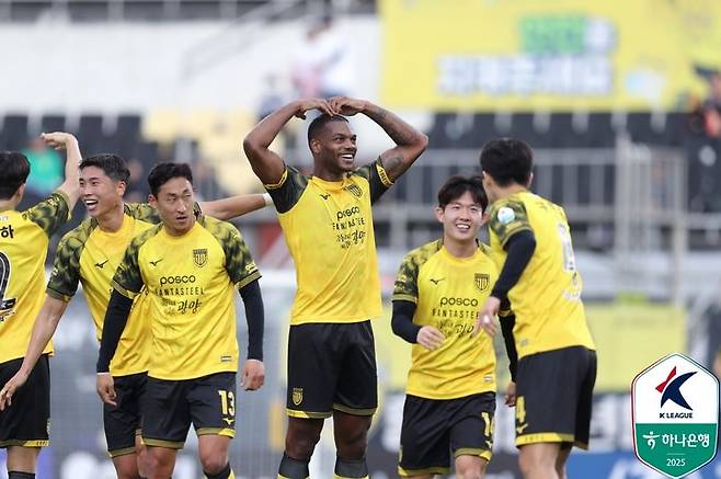 [서울=뉴시스] 프로축구 K리그2 전남 드래곤즈의 호난. (사진=한국프로축구연맹 제공) *재판매 및 DB 금지