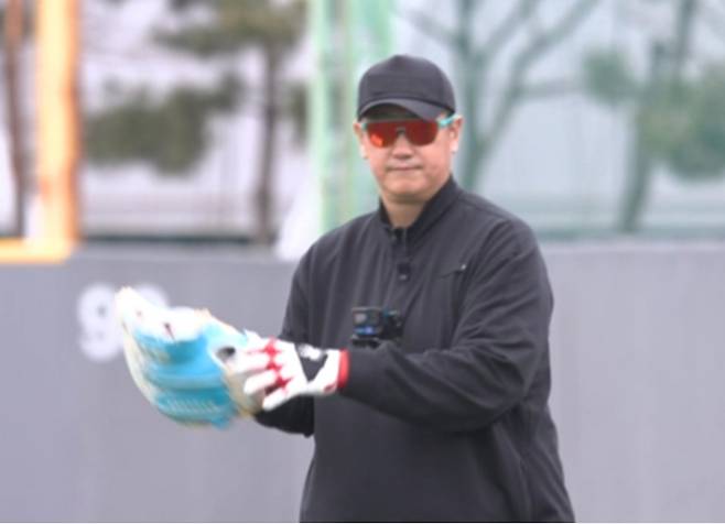 '불꽃야구' 트라이아웃 최대어 김재호 맞수 신예 등장