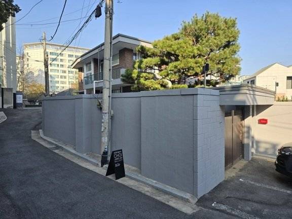 옛 경희궁 터에 있는 한덕수 전 국무총리 자택. 권력 기운이 강한 이 집에서 국무총리 2명이 배출됐다. 안영배 제공