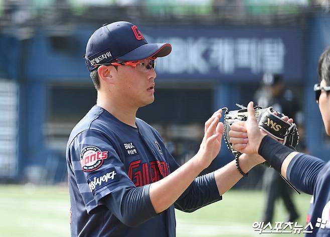 롯데 투수 박세웅은 11일 수원KT위즈파크에서 열린 '2025 신한 SOL Bank KBO 리그' KT와 더블헤더 1경기에서 선발 등판했다. 최종 성적 6.1이닝 1실점(무자책점)으로 시즌 8승을 챙겨 다승 단독 1위로 올라섰다. 엑스포츠뉴스 DB
