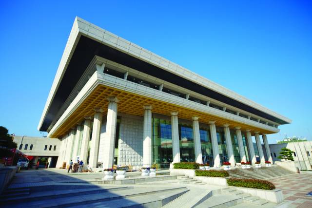 부산 남구 대연동 부산문화회관 대극장. 부산문화회관 제공.