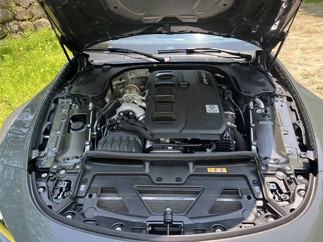 'M139엔진이 장착된 메르세데스-AMG SL43 엔진룸' 사진=이상진