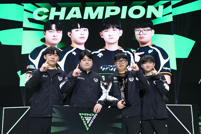 '원더08' 고원재의 활약에 힘입어 'FC 프로 마스터즈' 우승을 차지한 젠지(제공=넥슨).